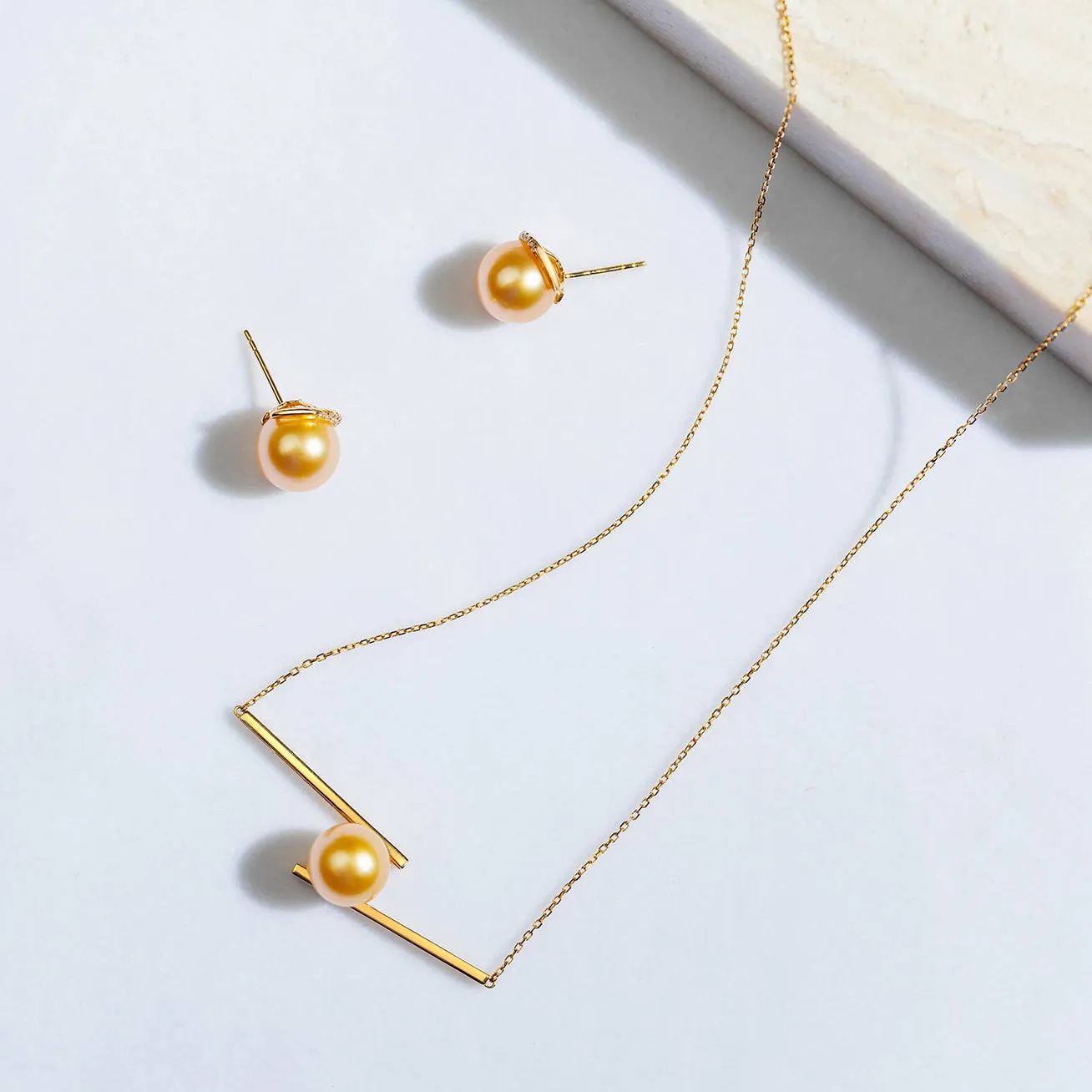 18K Solid Gold South Sea Pearl Earrings KE00032