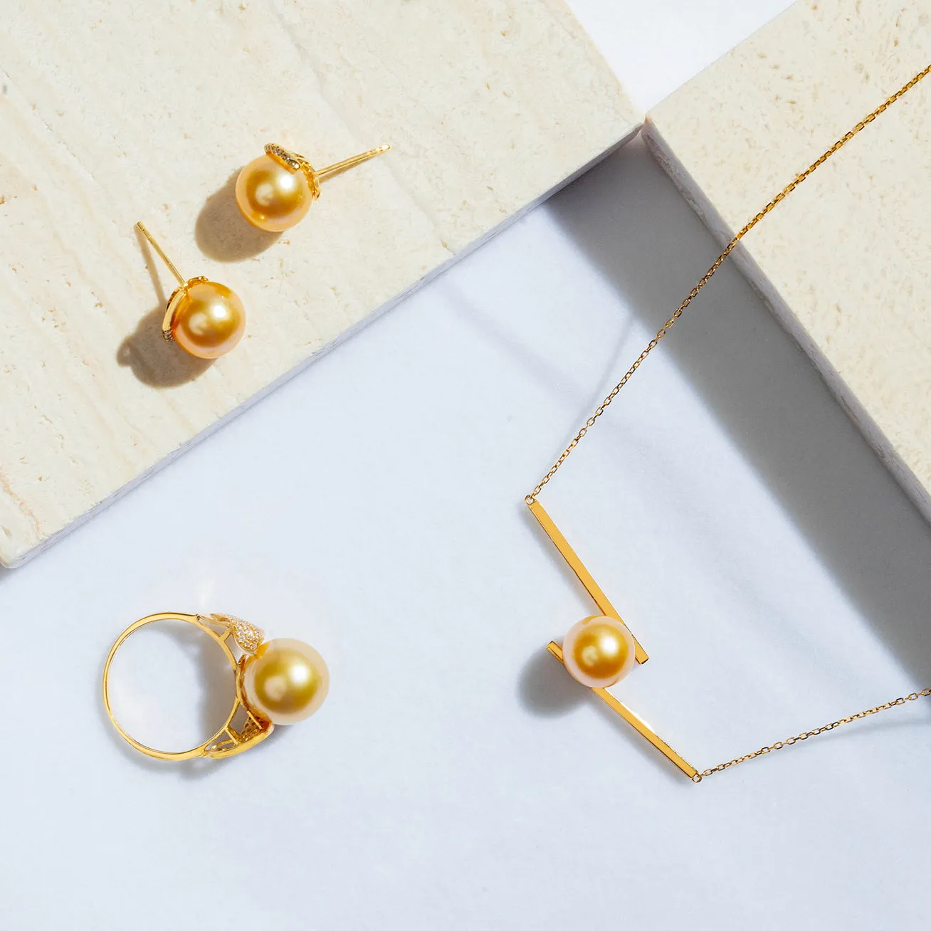 18K Solid Gold South Sea Pearl Earrings KE00032