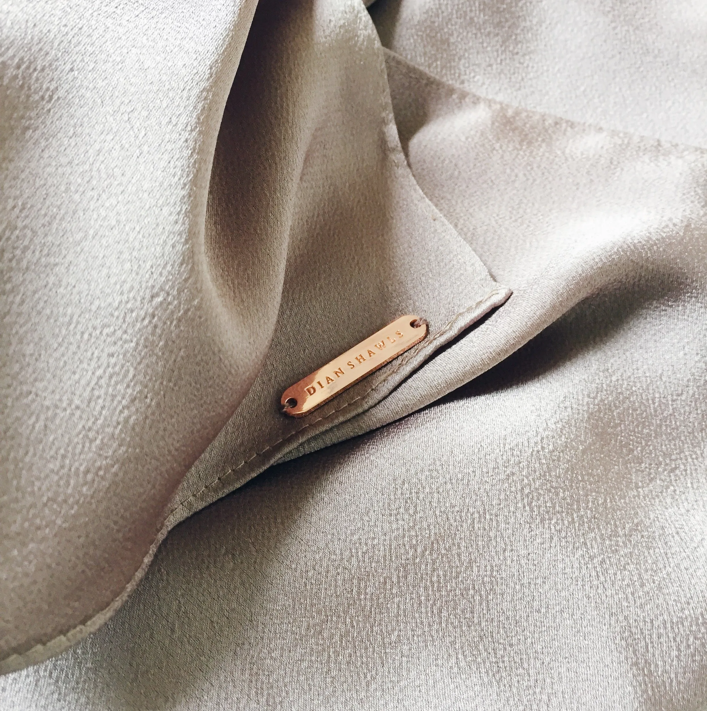 Satin Crepe : Silver