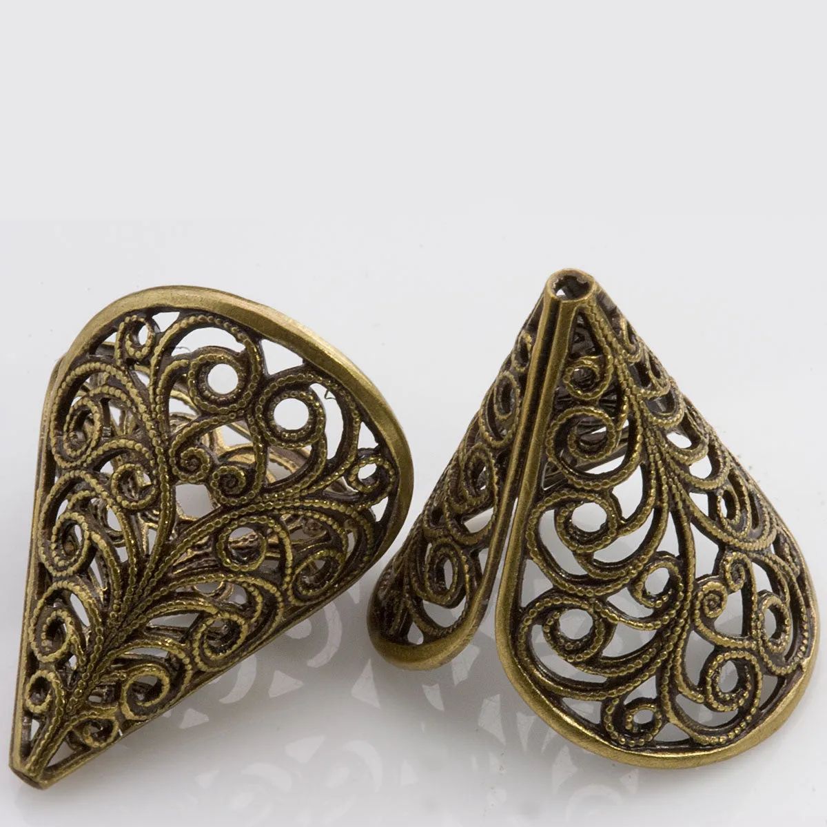 Vintage oxidized brass filigree cone 16x15mm. 2 pcs.  b9-2048-1(e)